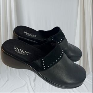 NWOT Vionic Esme Clogs Women's Black Leather Studded Accents Ortho Slip-On SZ 10